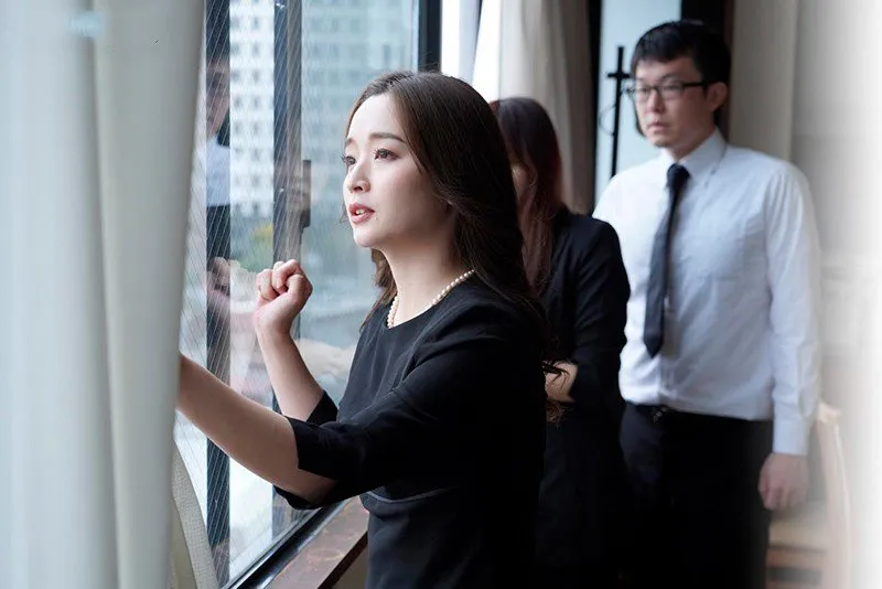 Gã chồng mất 3 năm, mẹ kế trẻ tìm đến con chồng yêu giải tỏa thiếu thốn